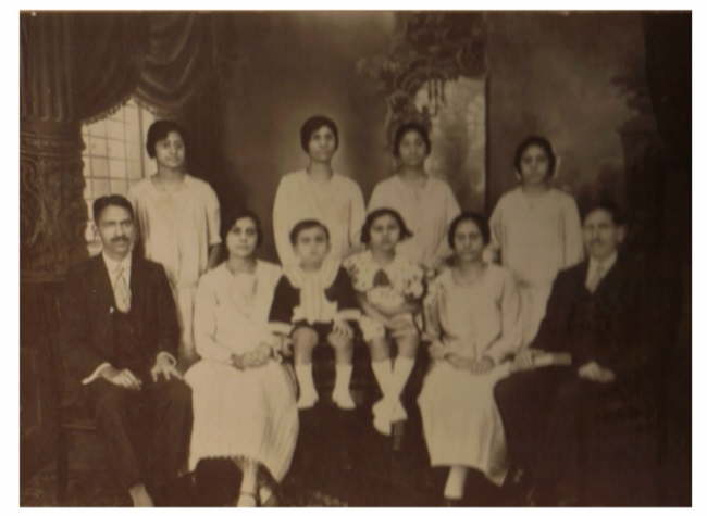 The Dias Family with the Almeida sisters